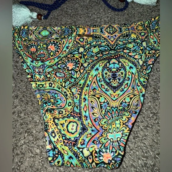 VS multi bikini bundle underwire halter crisscross 32d & Scheeky bottoms,1 ties - Picture 4 of 16